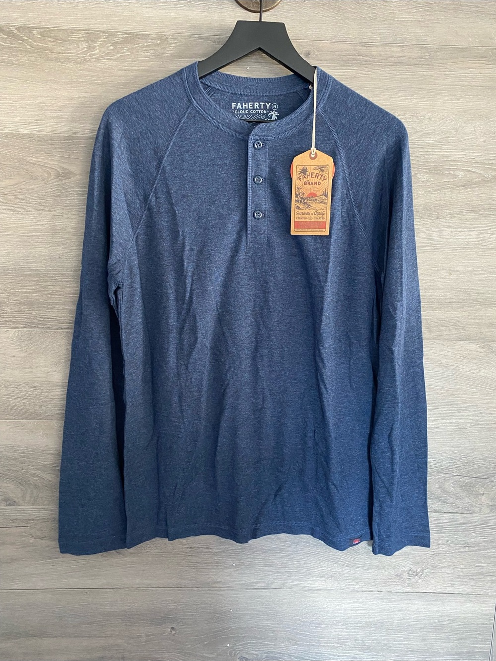 Faherty Cloud Henley Longsleeve NWT Baltic Navy Heather